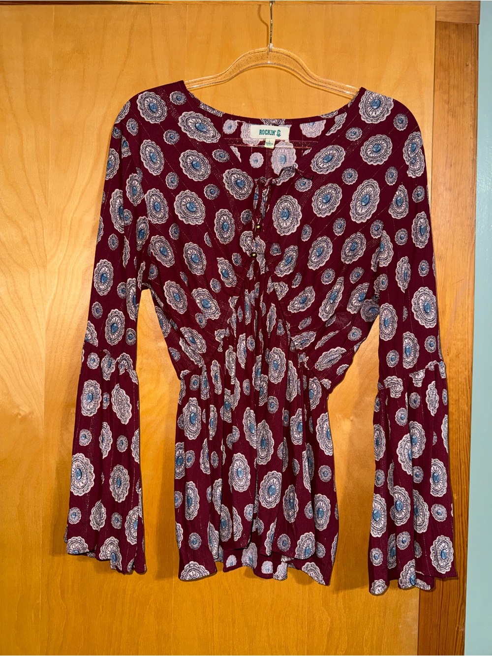 Rockin' C Women's Western Printed Tie-Front Long-Sleeve Top